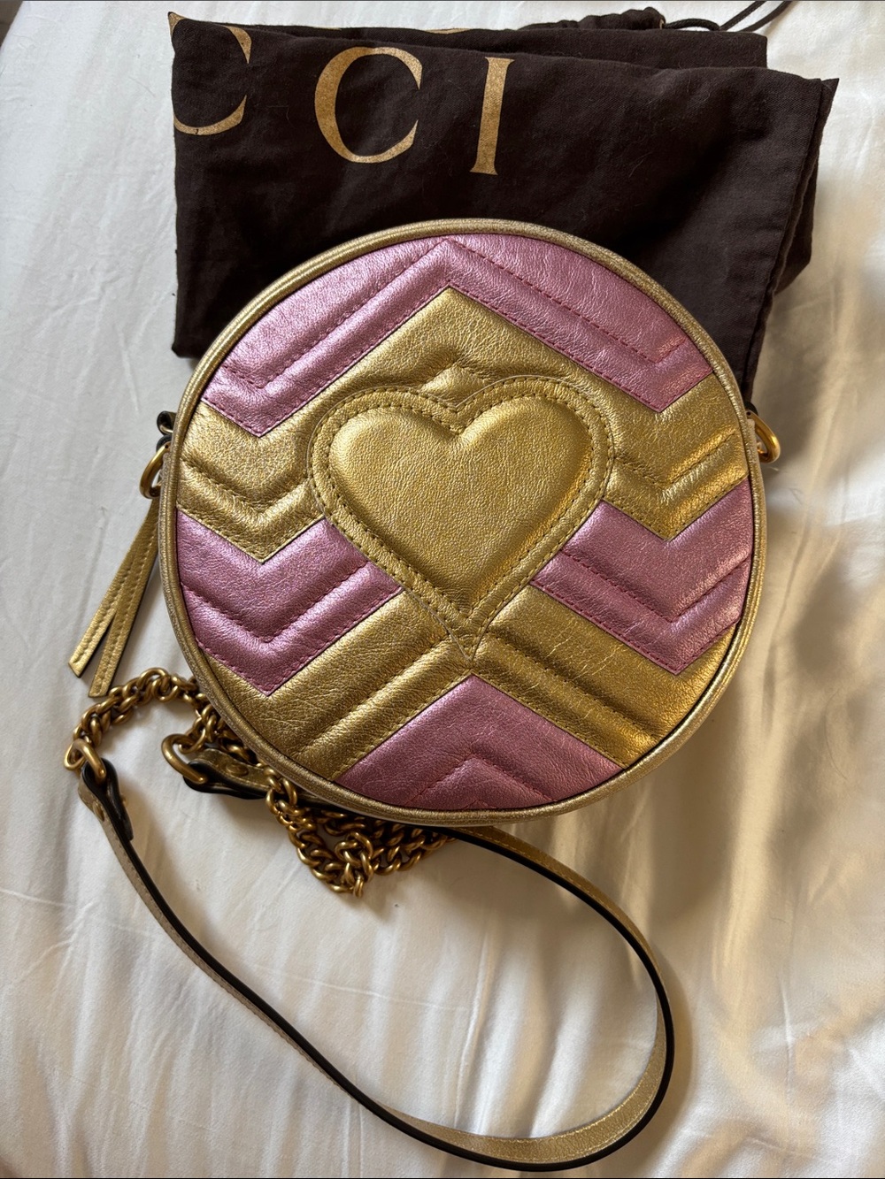 Gucci Pink and Gold Chain Marmont Round Crossbody Bag - Picture 2 of 4